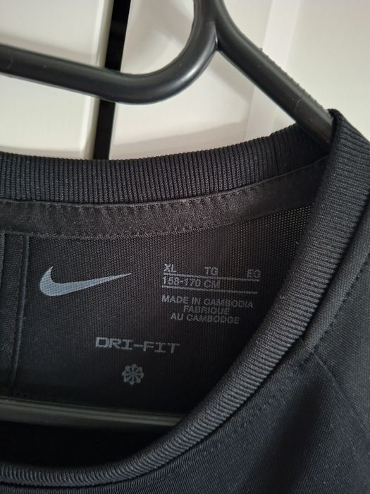 Koszulka sportowa Nike rozmiar 158- 170