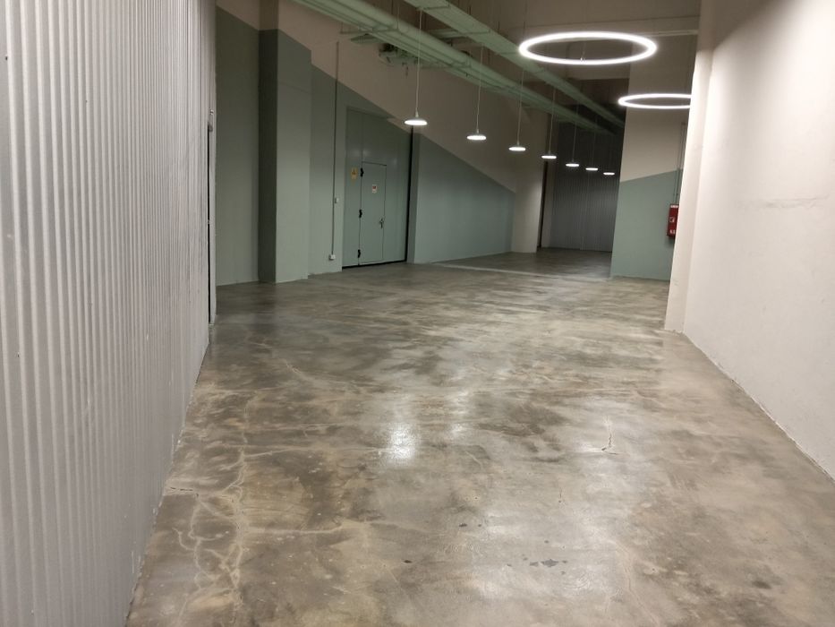 Pisos Epóxi e Reparação de Betão.