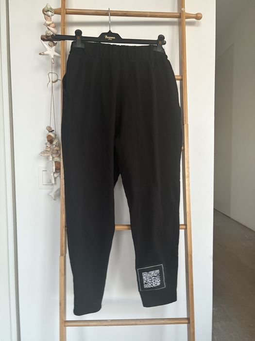 Czarne spodnie dresowe Minouu rozmiar S 100% bawełna