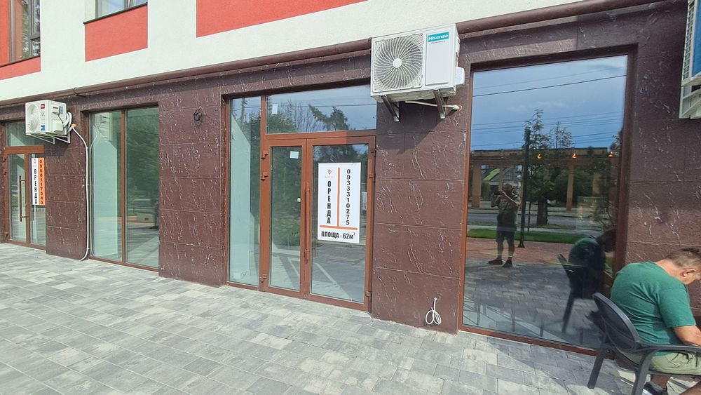 Оренда фасадного комерційного приміщенн біля парку_vv