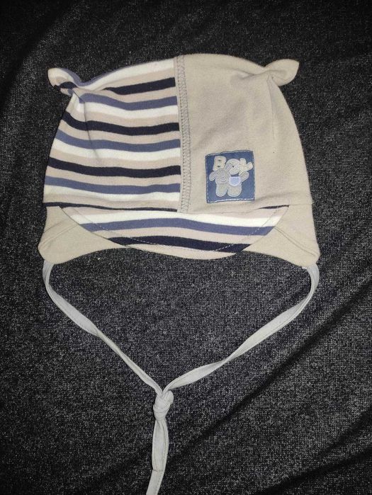 czapeczka niemowlęca z uszami i daszkiem rozmiar 44