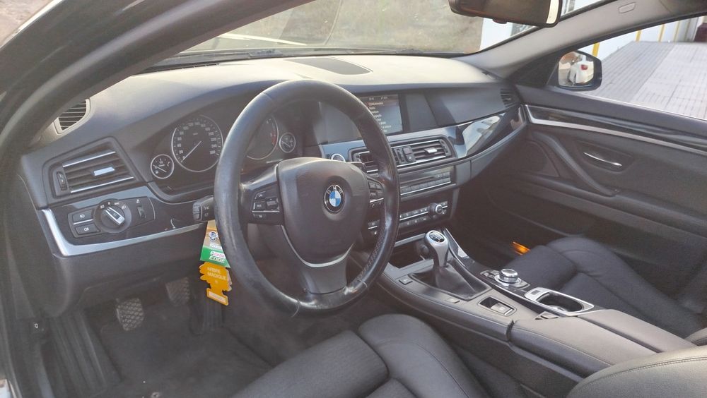 Vendo BMW 520 está completamente novo