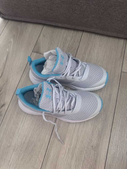 Новые Дитячі кросівки Under Armour 22.5 см сіро-блакитні нові