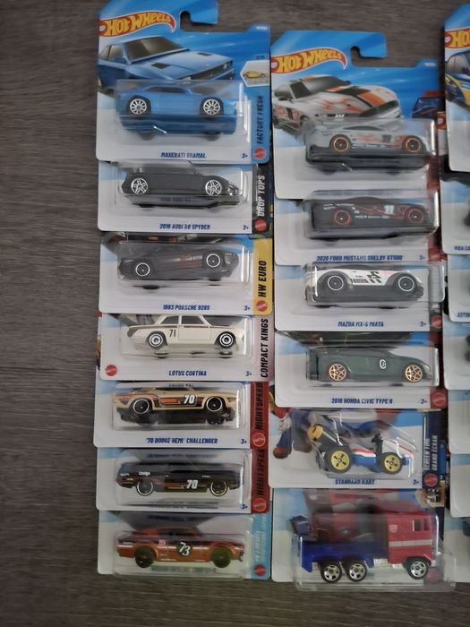 26 Carros  Hot Wheels