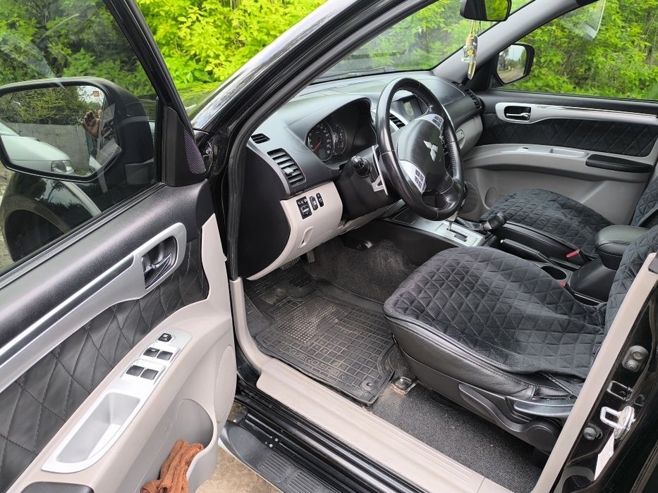 Mitsubishi pajero sport