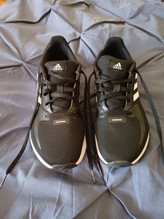 Buty sportowe damskie marki Adidas. Rozmiar 37 i 1/2.