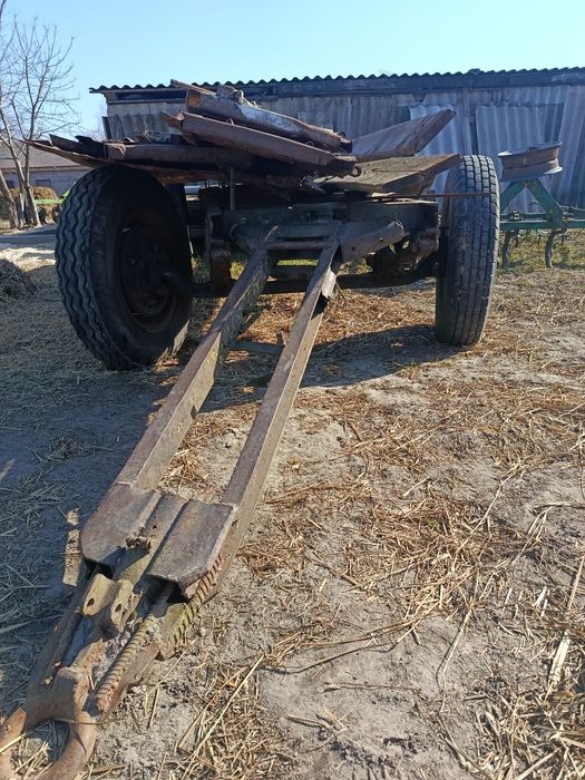 Прицеп віз до трактора