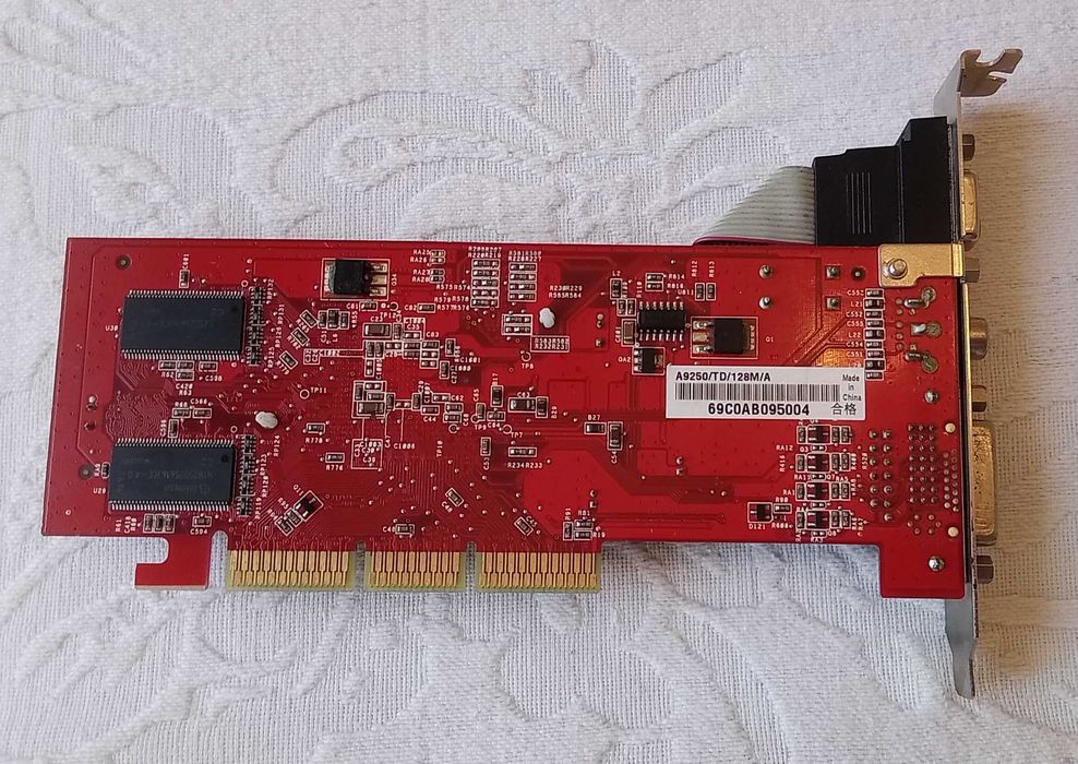 [PC Vintage] Placa grafica AGP - ATI Radeon 9250