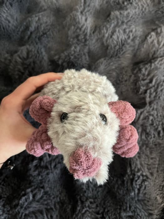 Szydełkowany szary szczurek crochet rat