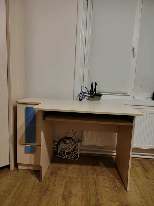 Продається письмовий ( комп"ютерний ) стіл