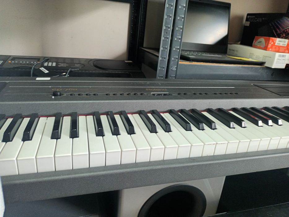 Pianino Roland ep-760