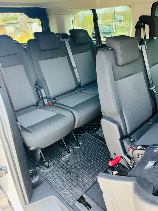 Wynajmę Bus 9 osobowy Zafira Life EXTRA long