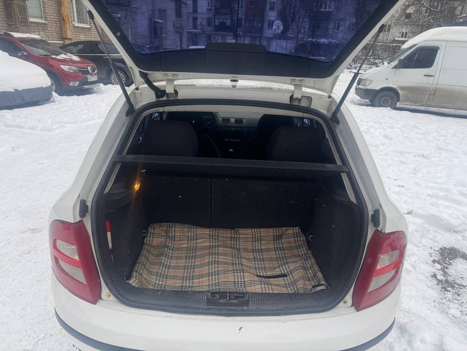 Срочно продам Skoda FABIA  переоформление