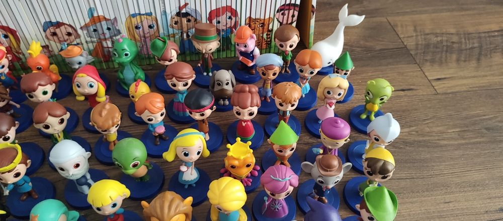 Kolekcja Hachette - opowiadajki 80 książek figurki i dwa glosniki