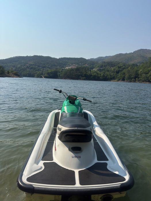 Mota de água stx-r 1200