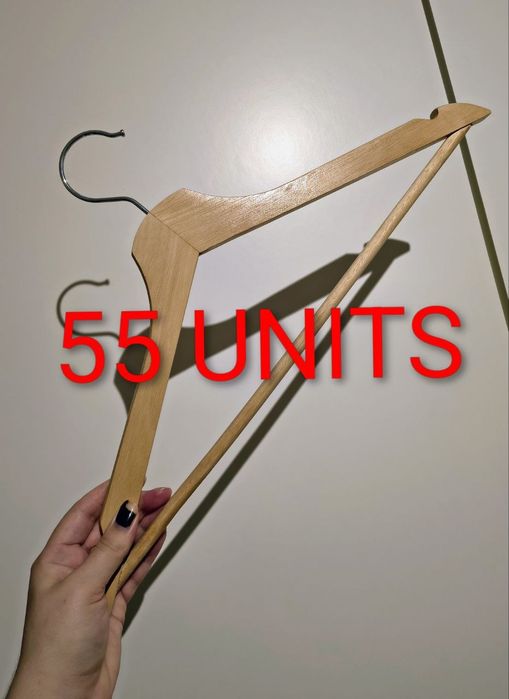 Conjuto cabide madera e plastico