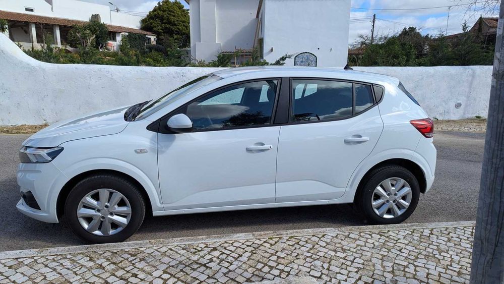 Dacia Sandero 1.0 TCe CVT Automático 2023 – 3.180 km