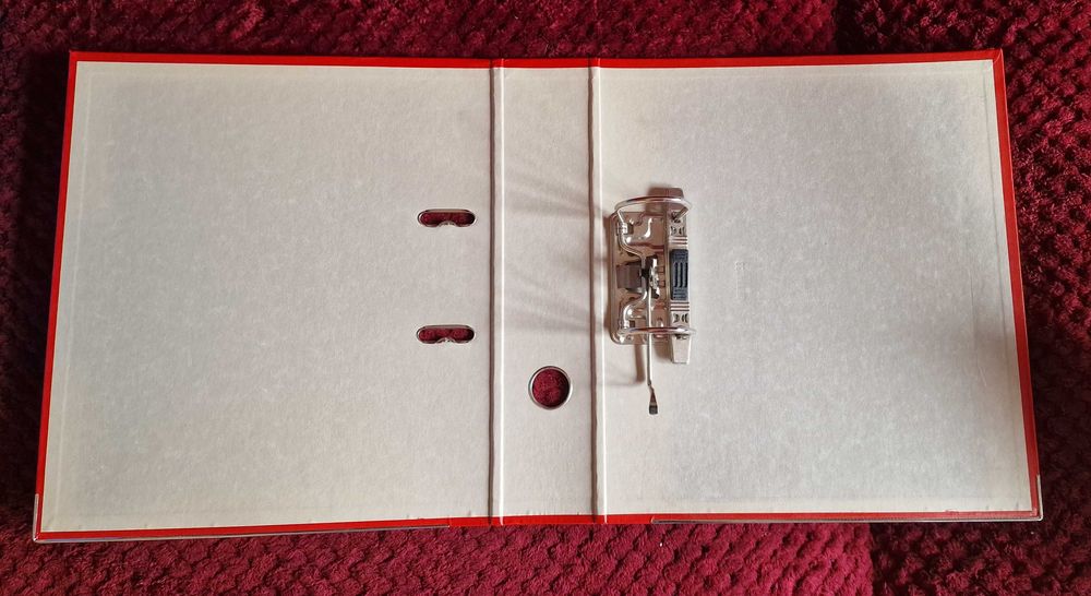 Segregator na dokumenty i koszulki, szeroki czerwony, grzbiet 8 cm