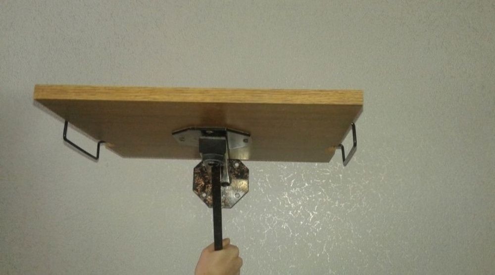 Подставка ТВ или микроволновку в отличном состоянии