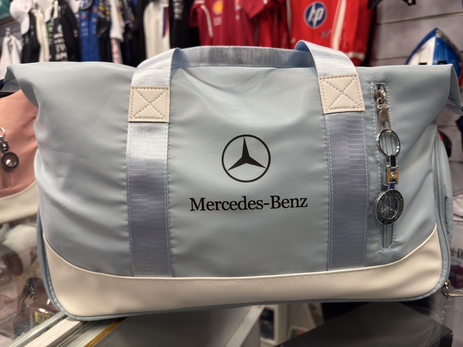 Mala desportiva lindissima Mercedes Benz
