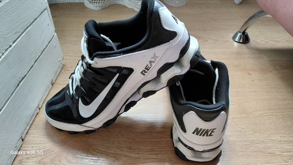 Sprzedam oryginalne adidasy Nike rozmiar 45 długość wkładki 29