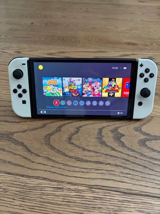Nintendo Switch OLED + 2 jogos Super Mario
