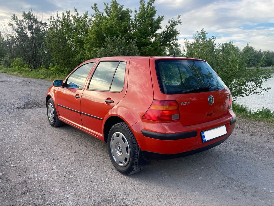 Volkswagen Golf 4 1.6 автомат