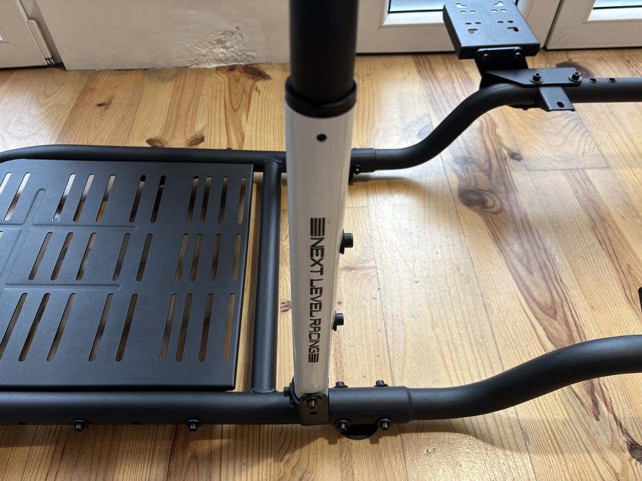 Cockpit sim racing Next Level Racing Victory