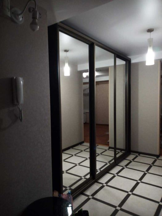 Продам двухкомнатную квартиру в центре с ремонтом