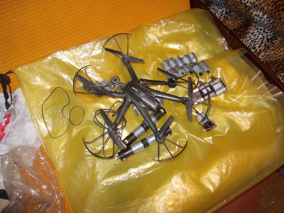 дрон на запчастини