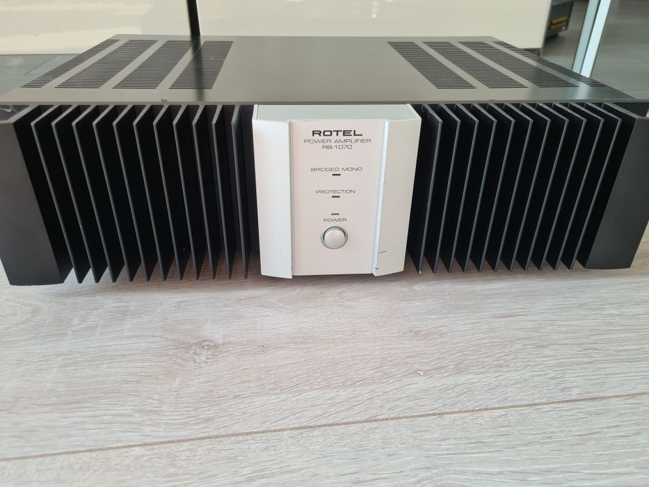 Rotel  RB 1070 2x130 W