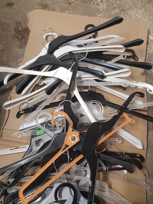 Na ubrania, wieszaki