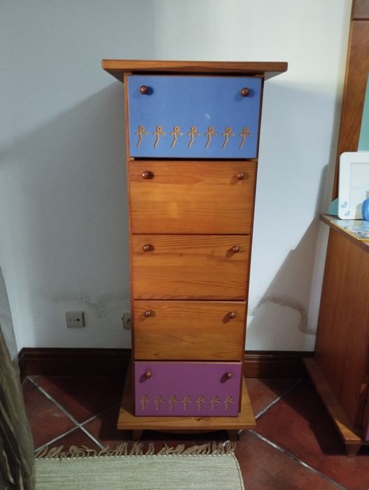 Quarto completo de solteiro para criança em madeira maciça