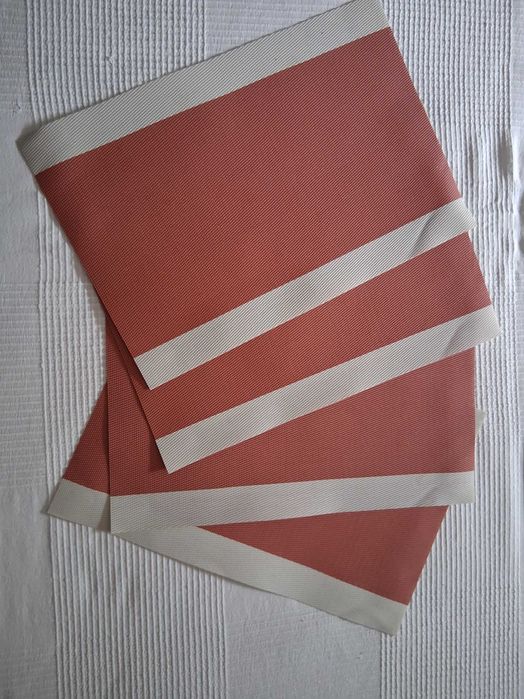 4 individuais Kasa, vermelho/creme (Portes incluídos)