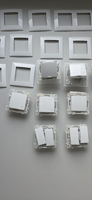 Gniazka i włączniki OSPEL 35 elementów