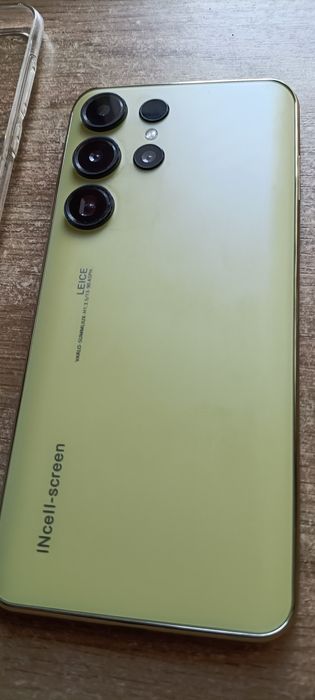 Продам  телефон .