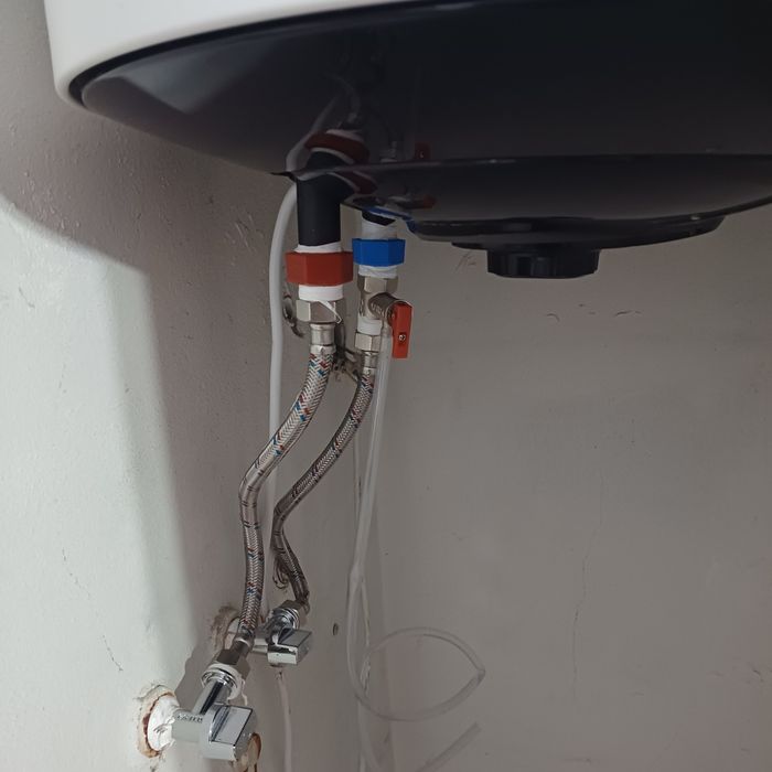 Faço instalação de forno cooktop e termoacumulador.