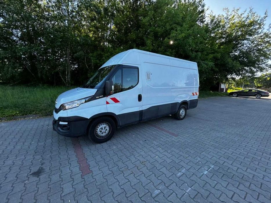Profesjonalne przeprowadzki, transport i oczyszczanie.
