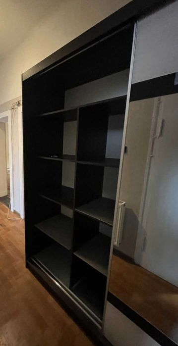 szafa z drzwiami przesuwnymi - możliwy transport