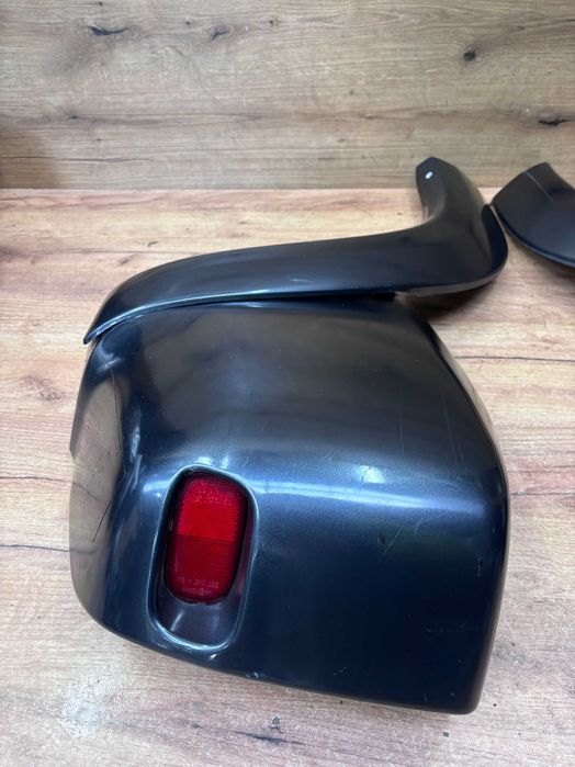 Narożnik zderzaka tylnego lewy prawy Toyota Rav4  kolor 1e0