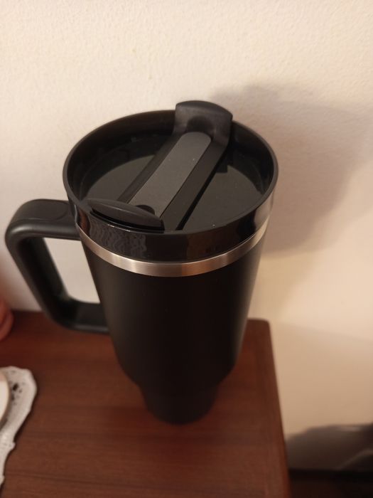 Caneca Térmica em Aço Inoxidável com Alça e Tampa – 40 oz (~1,2 L)