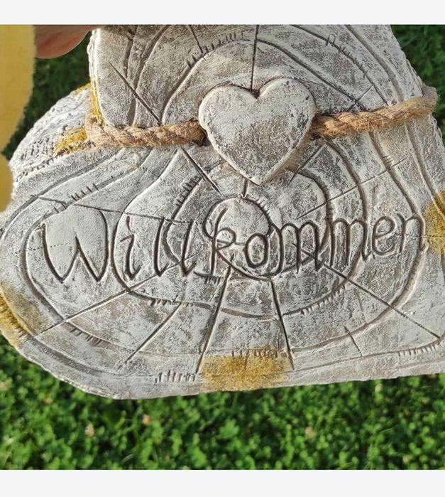 Donica Serce z powitaniem gości.