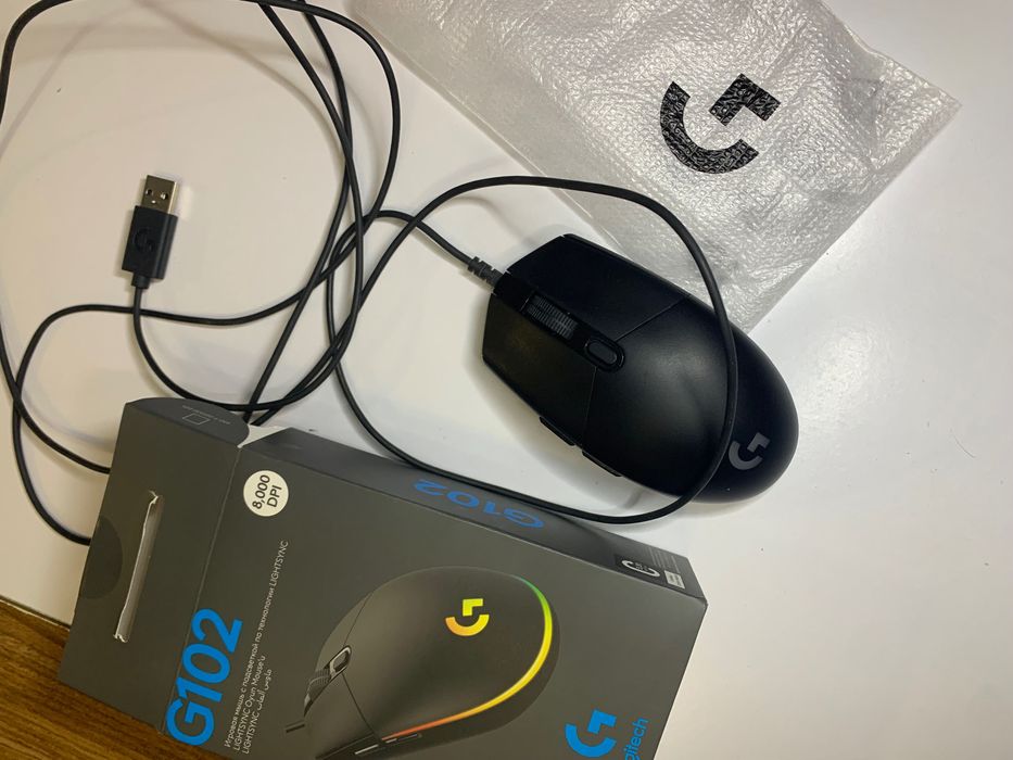 Компʼютерна мишка Logitech g102