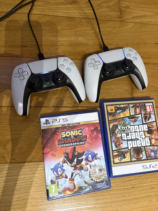 PS5 Com leitor + 2 Comandos + GTA V + Oferta