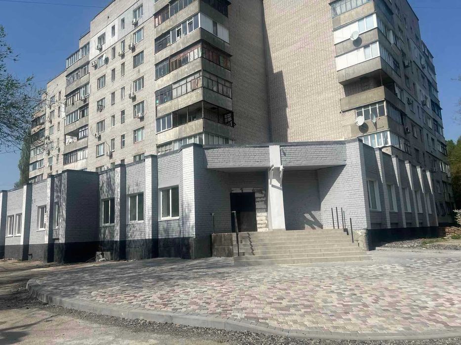 Продам комерційне приміщення на 12 кварталі