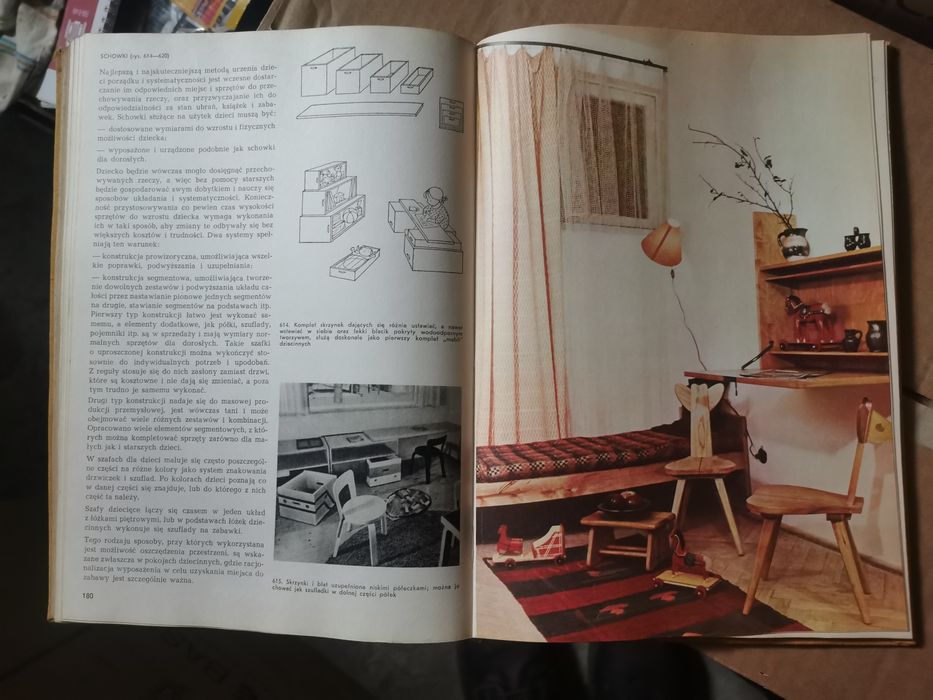 Zestaw książek o mieszkaniu. PRL