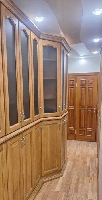 Продам 3 кімнатна квартира біля метро Перемога