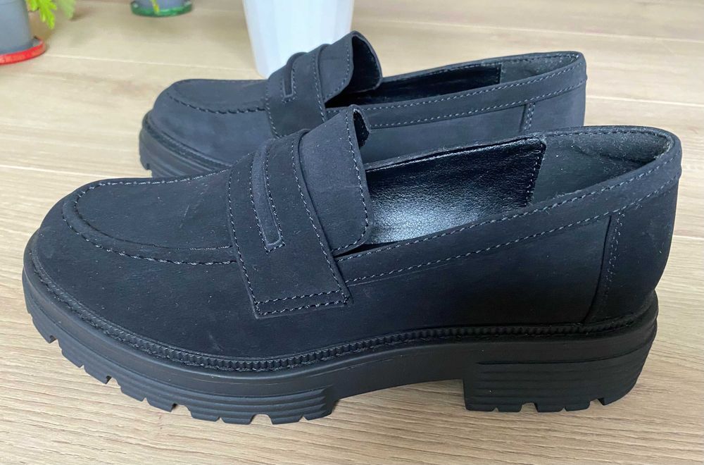 Buty nowe zamszowe czarne damskie 39