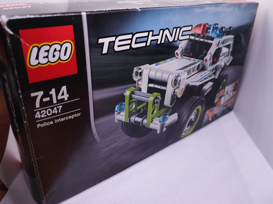 LEGO® 42047 Technic - Radiowóz pościgowy