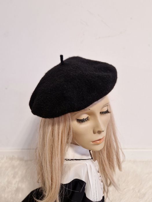 Beret z antenka wełniany berecik czarny 100% welna czapka zimowa